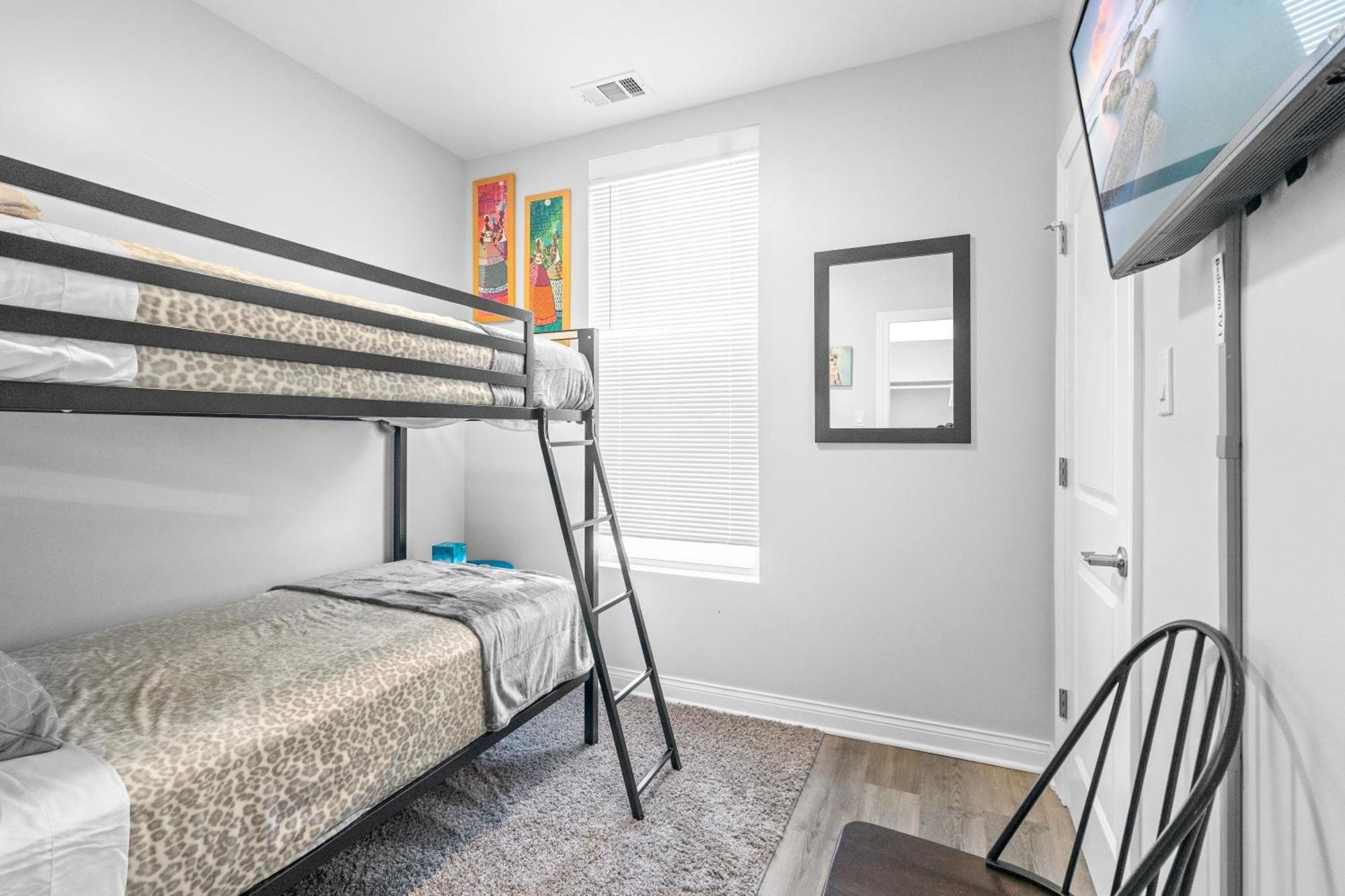 Newly Rehabbed Greystone With 2 Private Apartments, Backyard, Garage, Laundry, Close To Expressway Chicago Ngoại thất bức ảnh